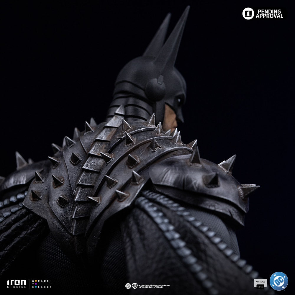 Batman Absolute 1:10 Scale Statue