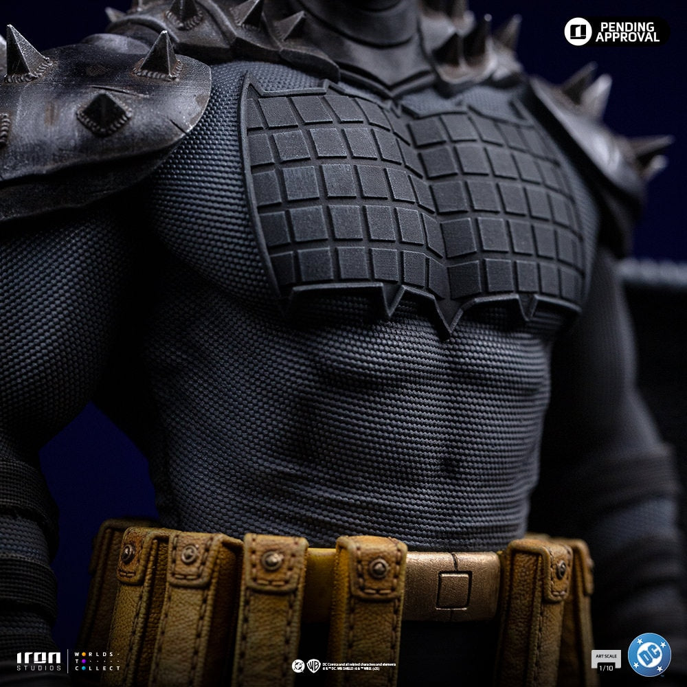 Batman Absolute 1:10 Scale Statue