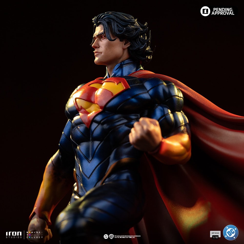 Superman Absolute 1:10 Scale Statue