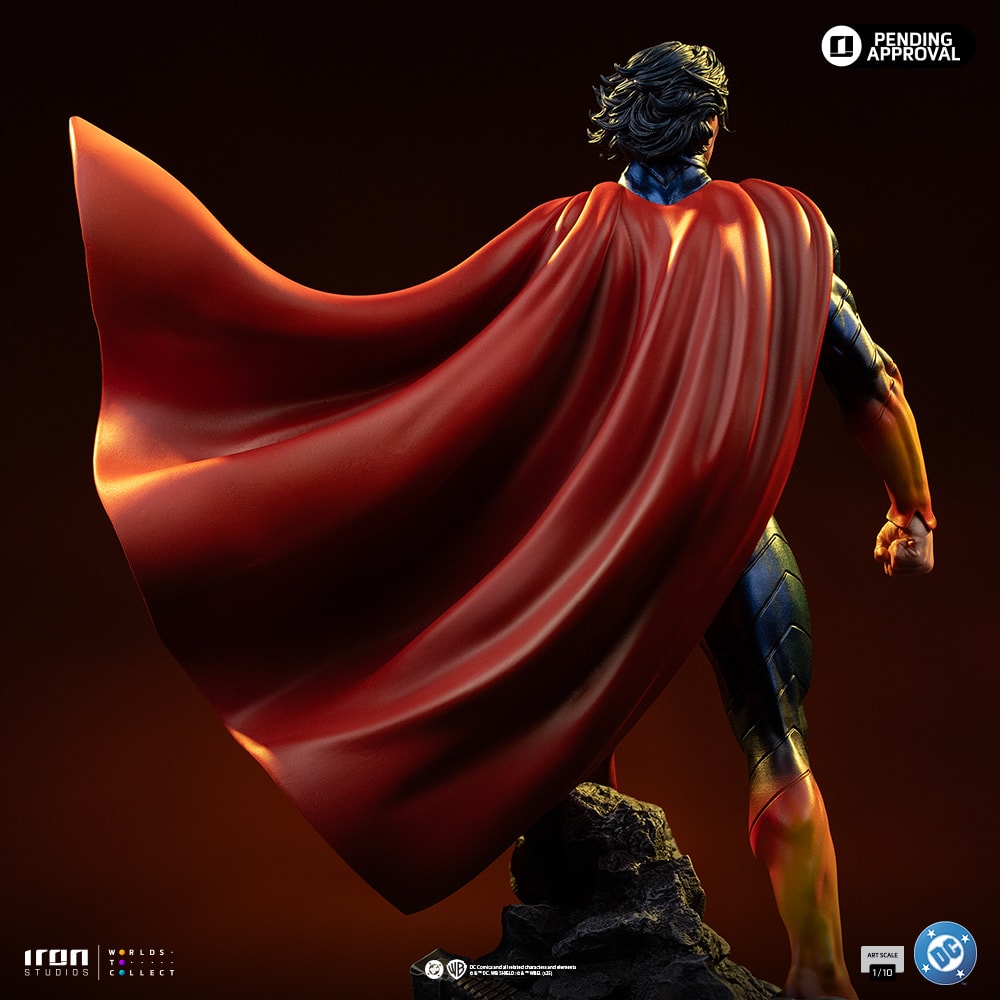 Superman Absolute 1:10 Scale Statue