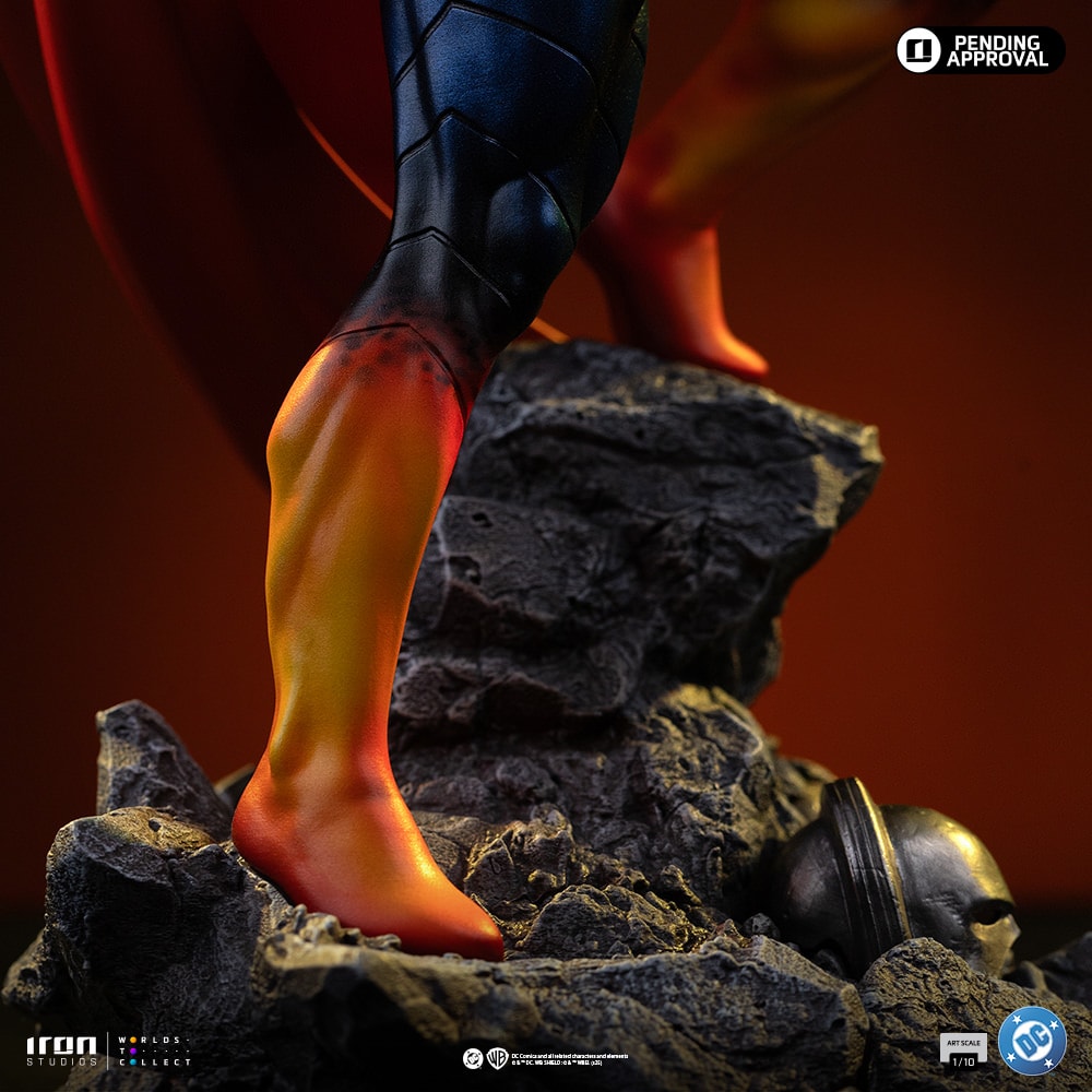 Superman Absolute 1:10 Scale Statue